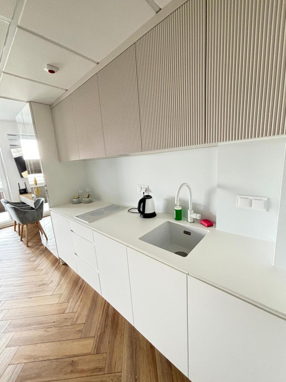 Apartamenty 24H Pileckiego وارسو المظهر الخارجي الصورة