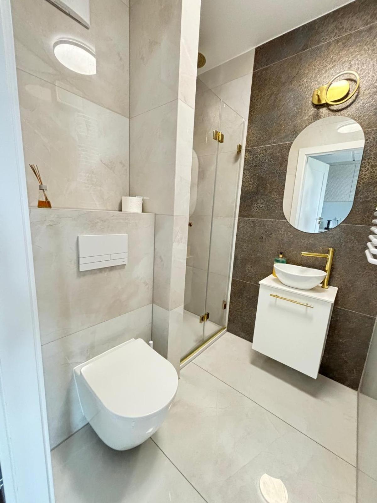 Apartamenty 24H Pileckiego وارسو المظهر الخارجي الصورة