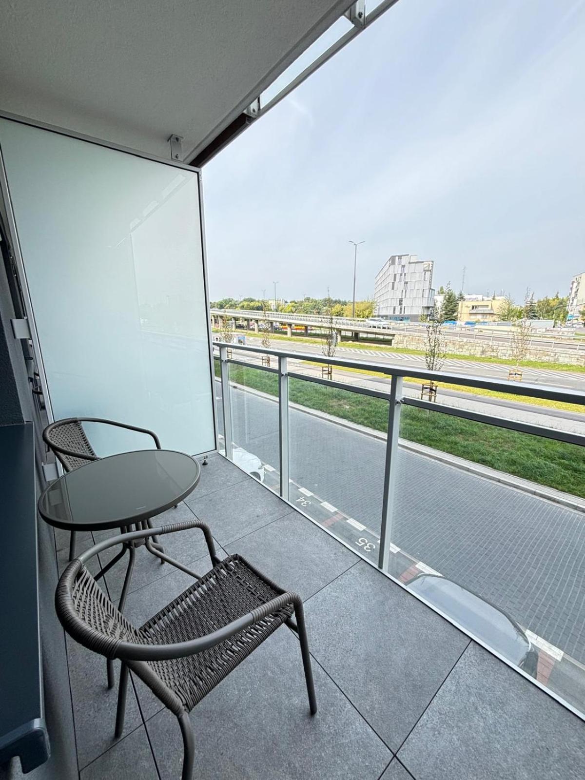 Apartamenty 24H Pileckiego وارسو المظهر الخارجي الصورة